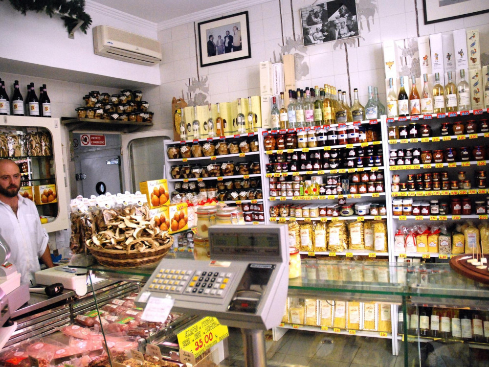  Polleria Ratti Elio selection of truffles, wine, food 